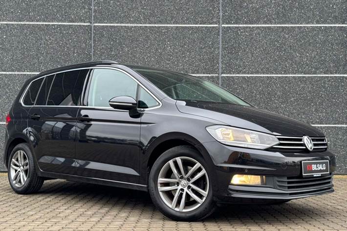 Sort VW Touran fra 2016