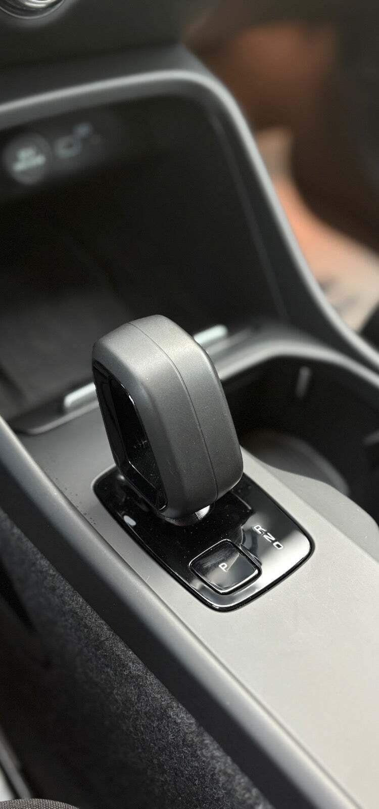 Orange Volvo XC40 fra 2022