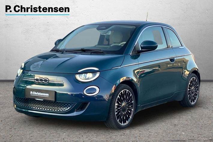 Blå Fiat 500e fra 2023 set udefra