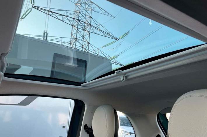 Blå Fiat 500e fra 2023