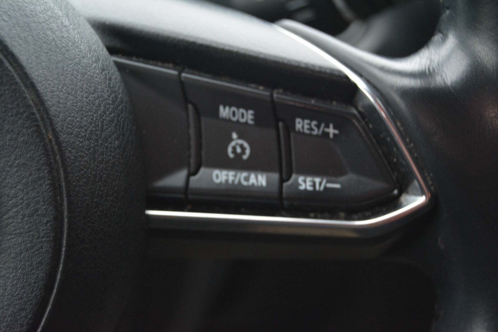 Grå Mazda 3 fra 2017