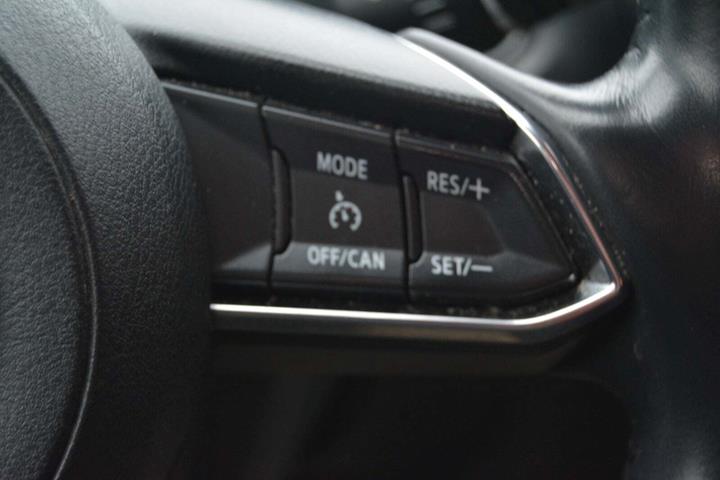 Grå Mazda 3 fra 2017