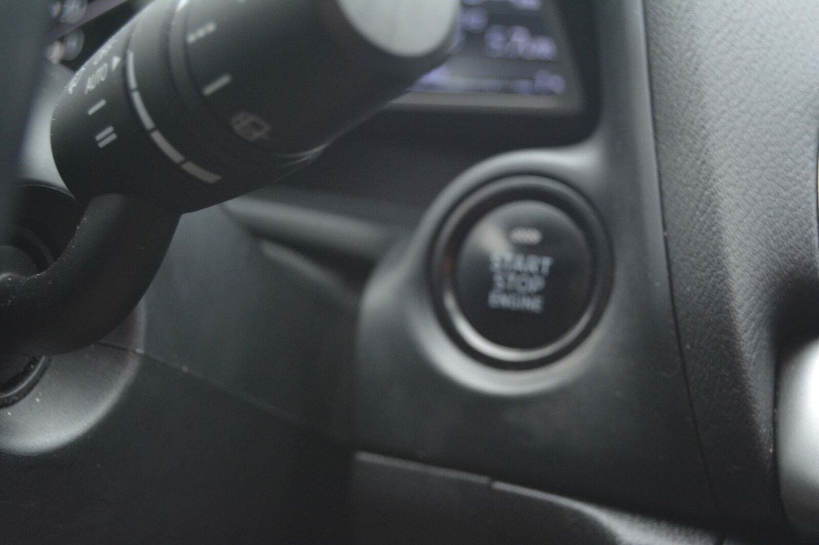 Grå Mazda 3 fra 2017