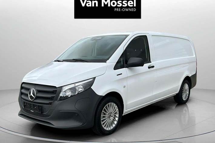 Hvid Mercedes eVito 112 fra 2024 set udefra