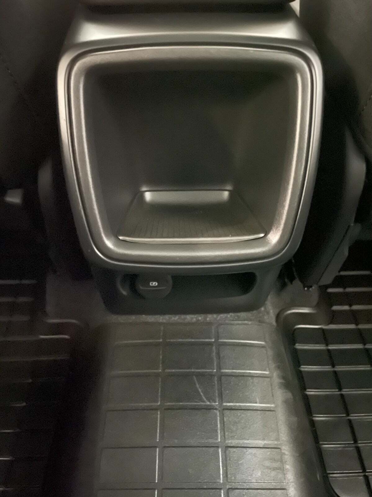 Hvid Volvo XC40 fra 2020