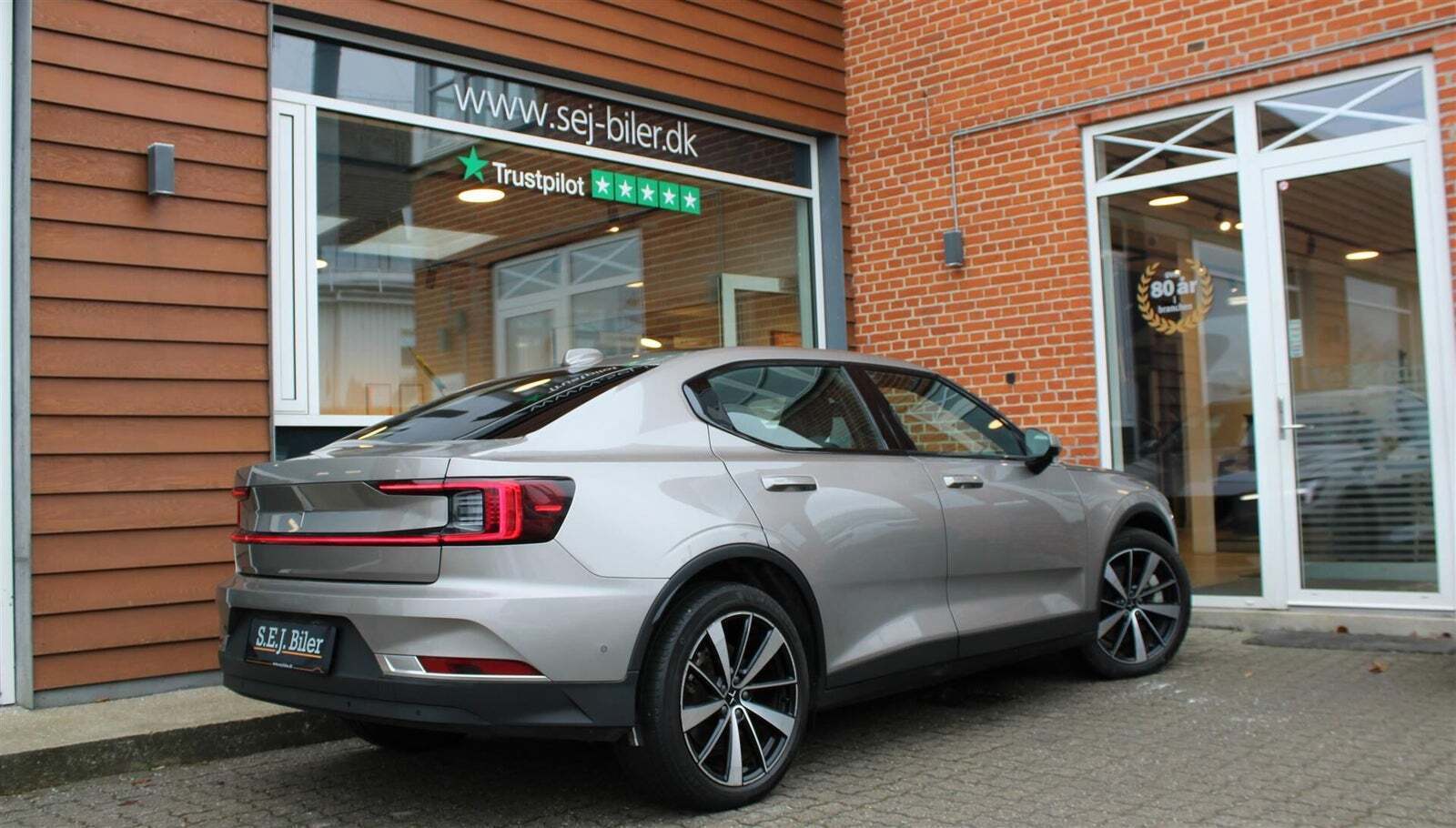 Orange Polestar 2 fra 2022