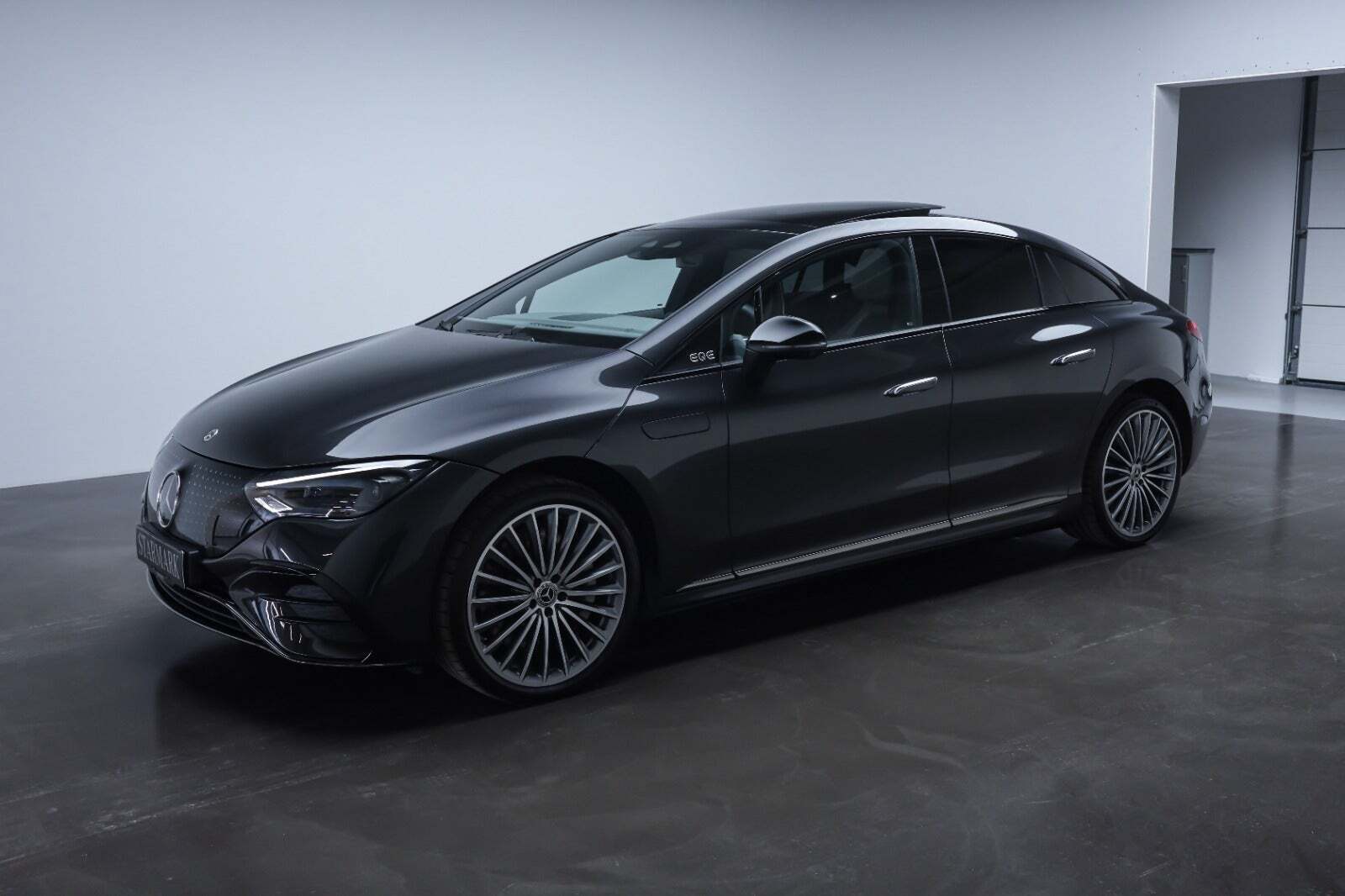 Grå Mercedes EQE350+ fra 2026