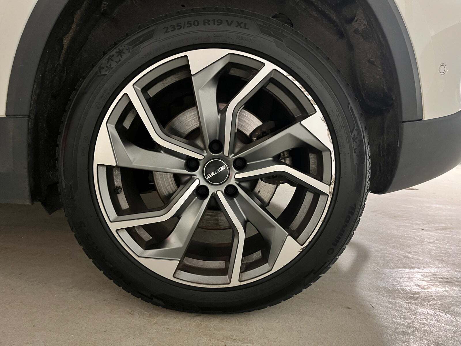 Hvid Mercedes EQA250 fra 2021