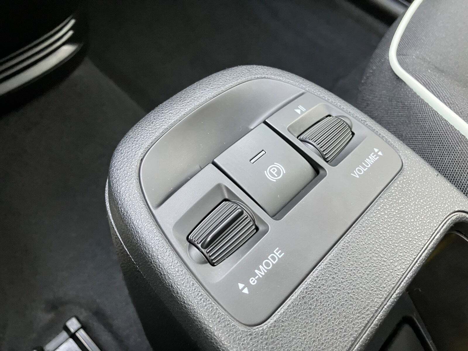 Grå Fiat 500e fra 2022