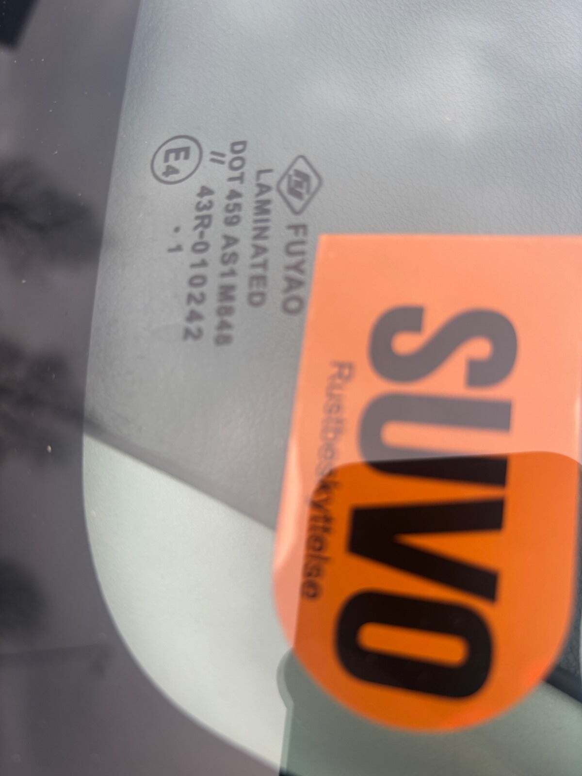 Grå Suzuki Baleno fra 2017