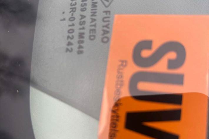 Grå Suzuki Baleno fra 2017