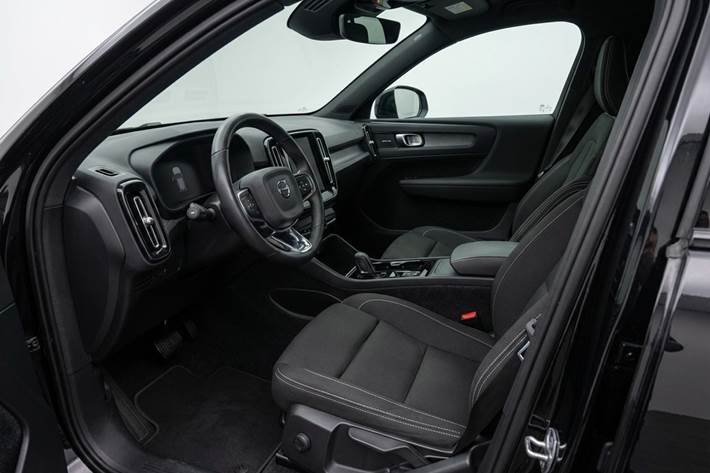 Sort Volvo XC40 fra 2022