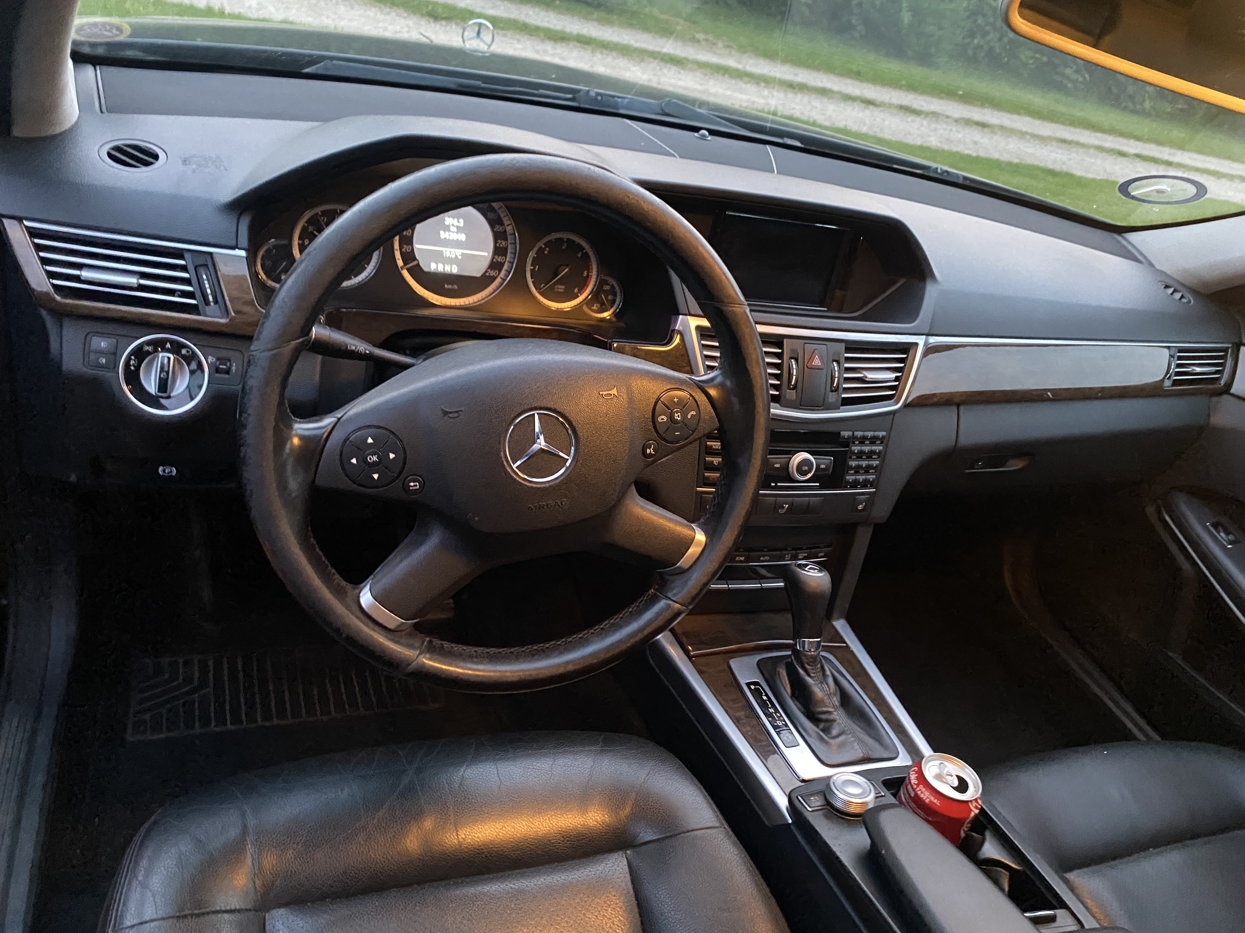 Sort Mercedes 200 E fra 2010