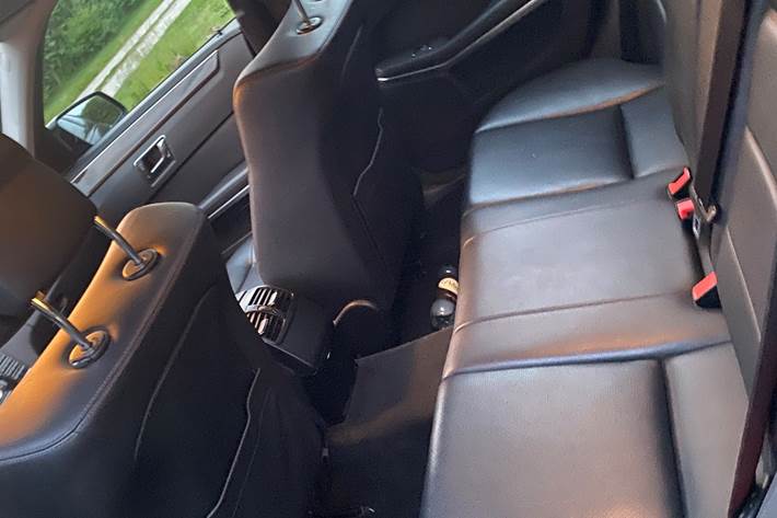 Sort Mercedes 200 E fra 2010