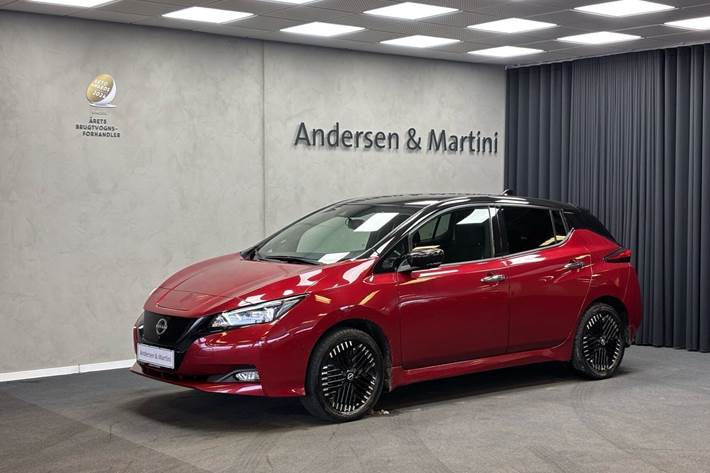 Rød Nissan Leaf fra 2022