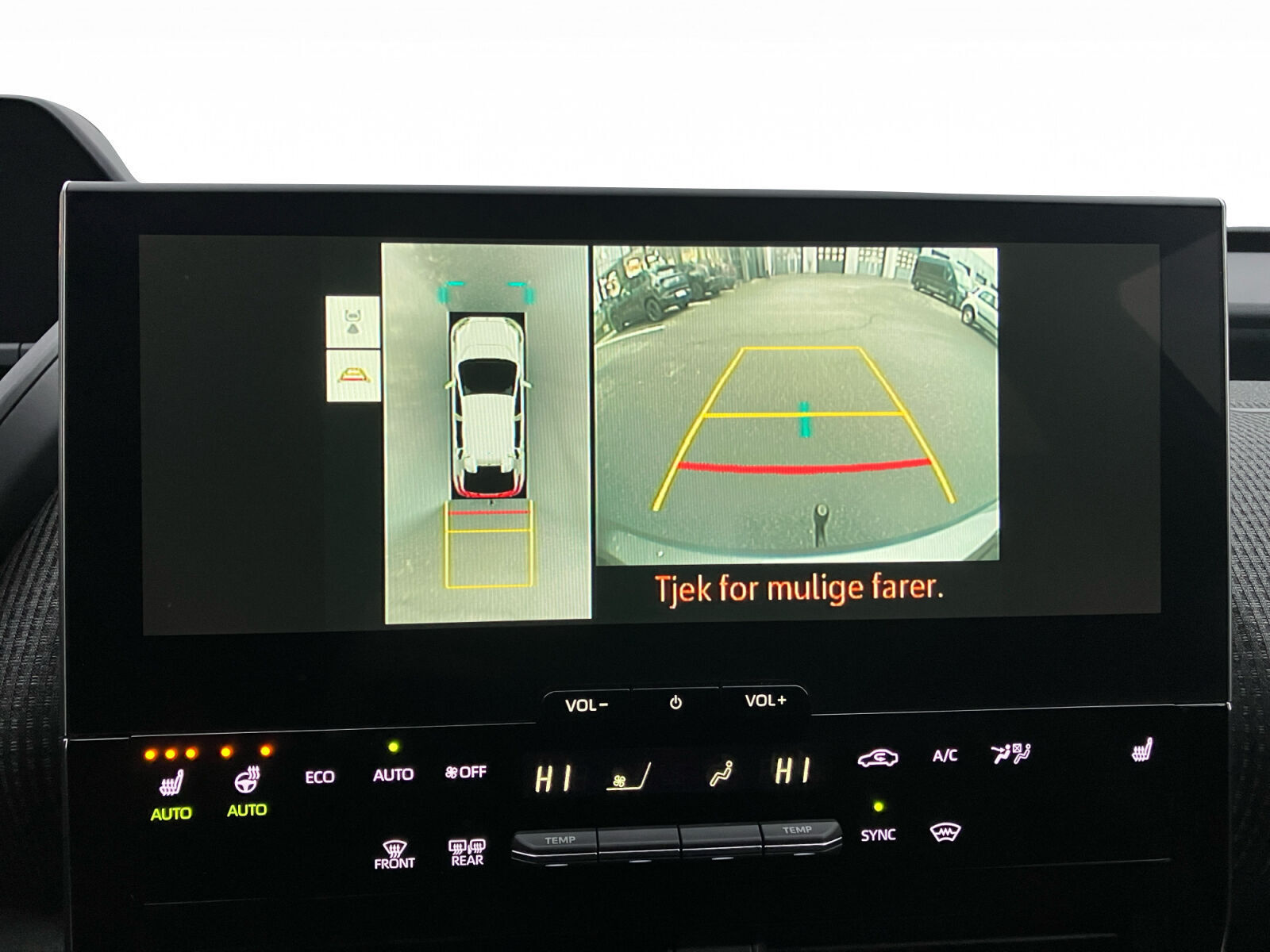 Grå Toyota BZ4X fra 2023