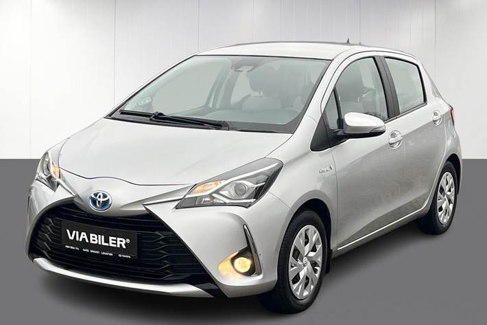 Sølv Toyota Yaris fra 2018