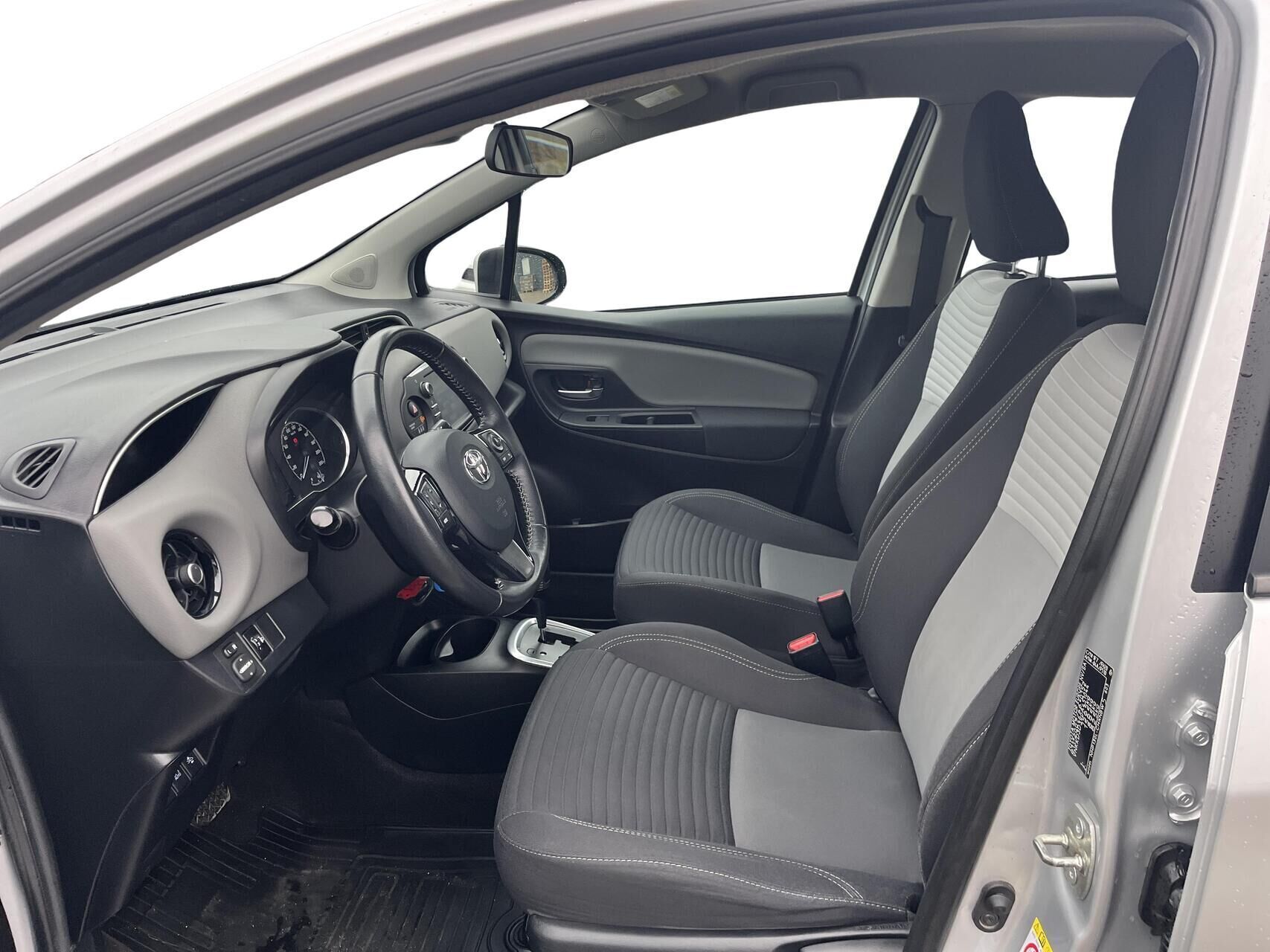 Toyota Yaris 1,5 Hybrid H2 E-CVT 100HK 5d Trinl. Gear