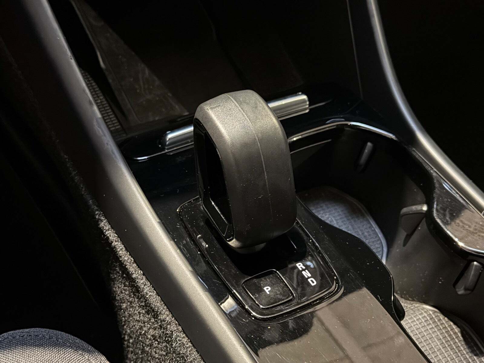 Blå Volvo XC40 fra 2022