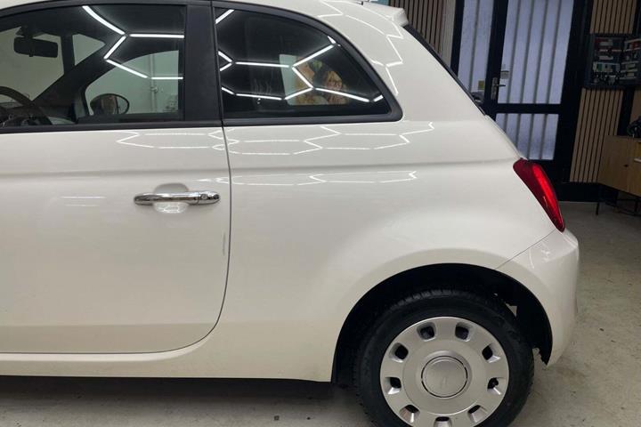 Grøn Fiat 500 fra 2020