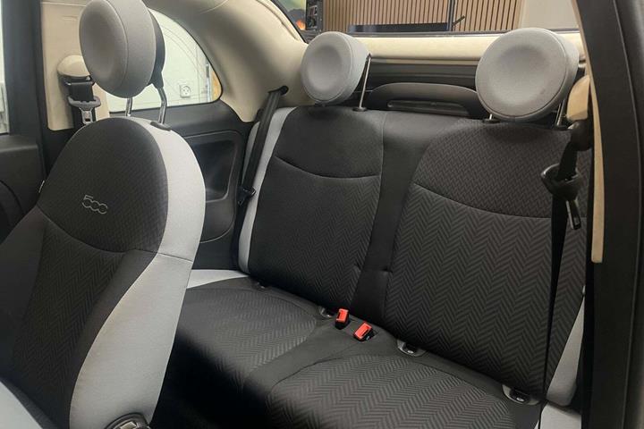 Grøn Fiat 500C fra 2018