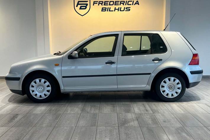 Sølv VW Golf IV fra 1998