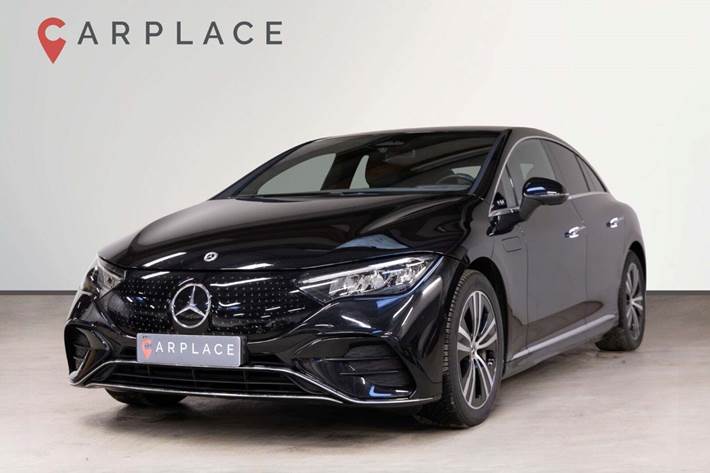 Sort Mercedes EQE300 fra 2024 set udefra