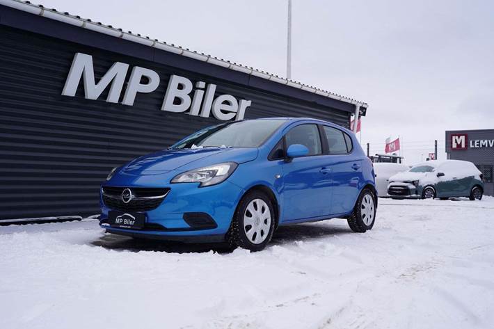 Blå Opel Corsa fra 2018 set udefra