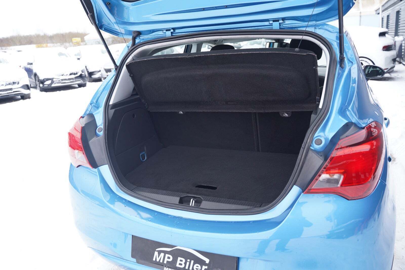 Blå Opel Corsa fra 2018