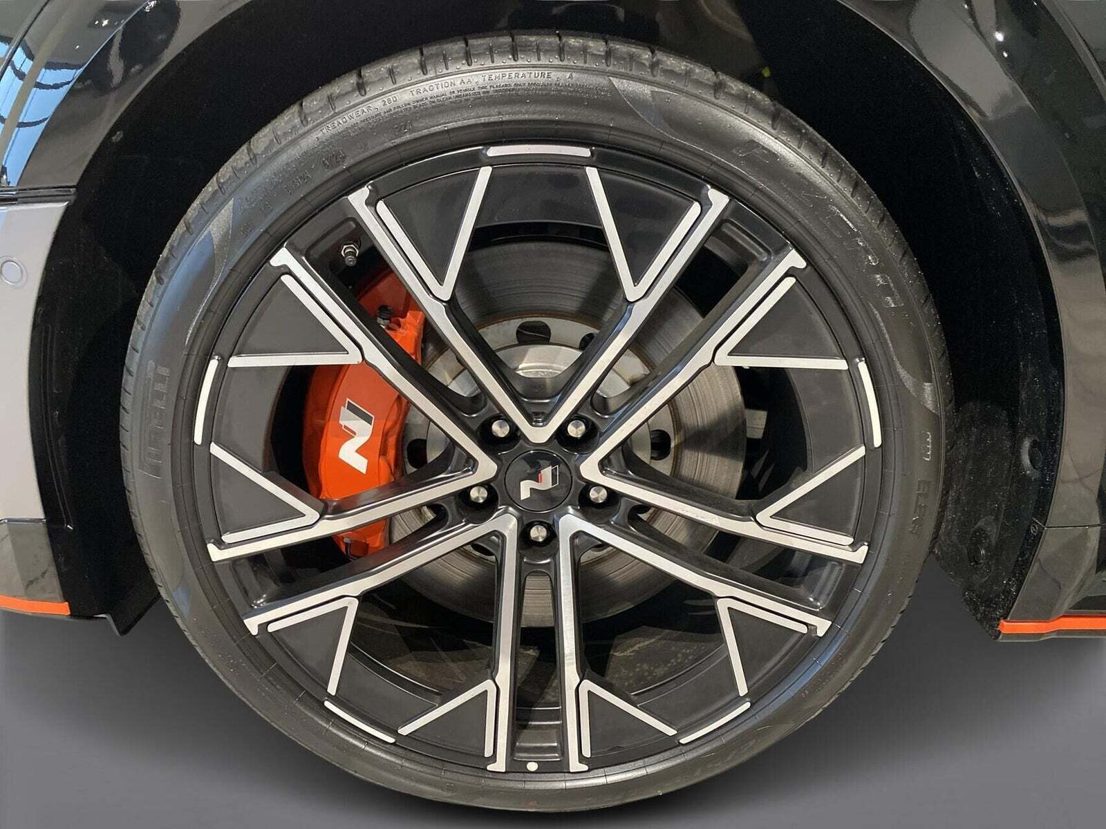 Sort Hyundai Ioniq 5 fra 2024