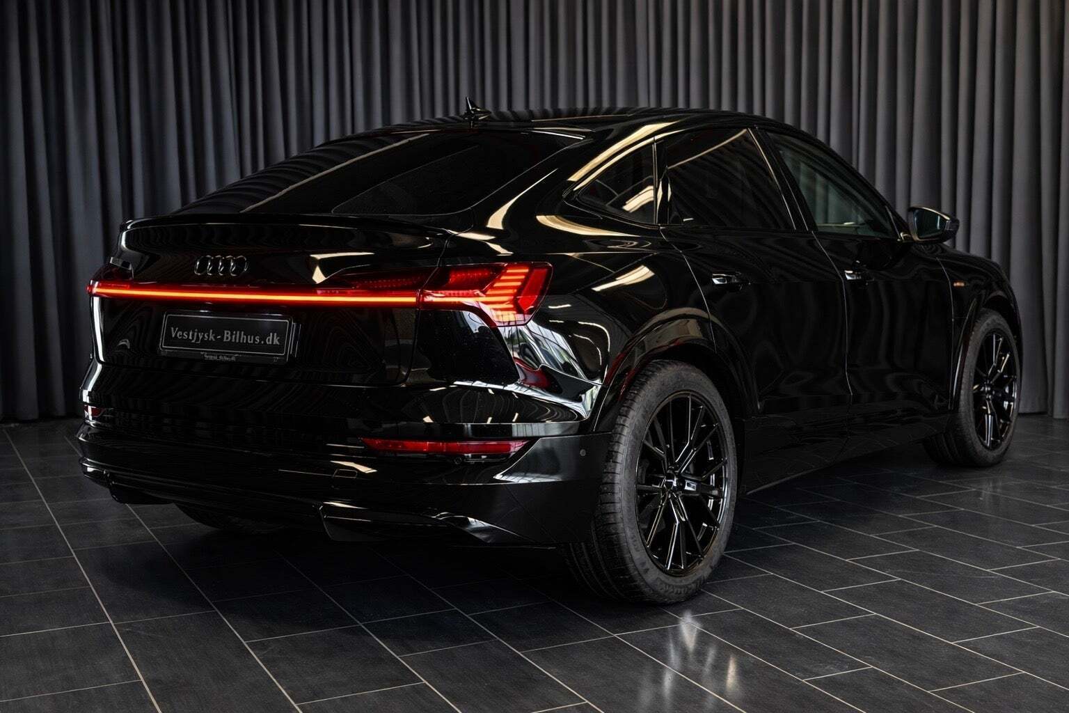 Audi e-tron 55 S-line Sportback quattro