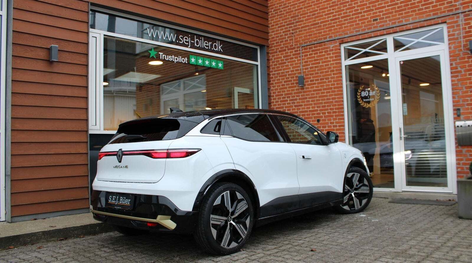 Hvid Renault Megane E-Tech fra 2023