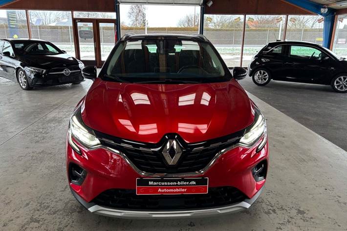 Rød Renault Captur fra 2021
