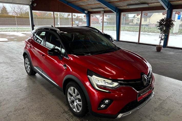 Rød Renault Captur fra 2021