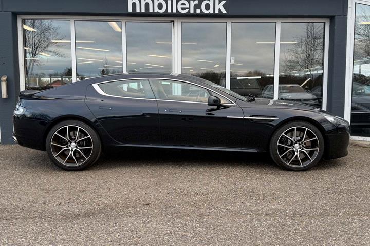 Blå Aston Martin Rapide S fra 2016