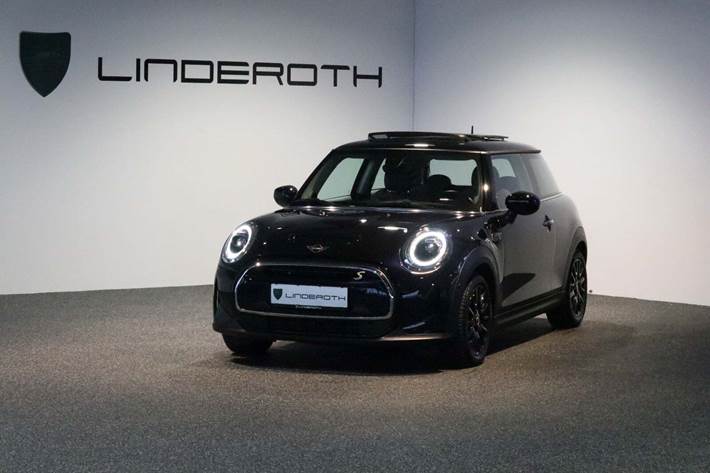 Sort Mini Cooper SE fra 2022 set udefra