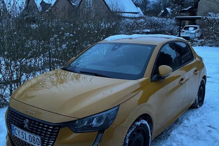 Gul Peugeot 208 fra 2021