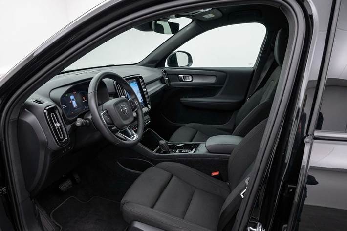 Sort Volvo XC40 fra 2022