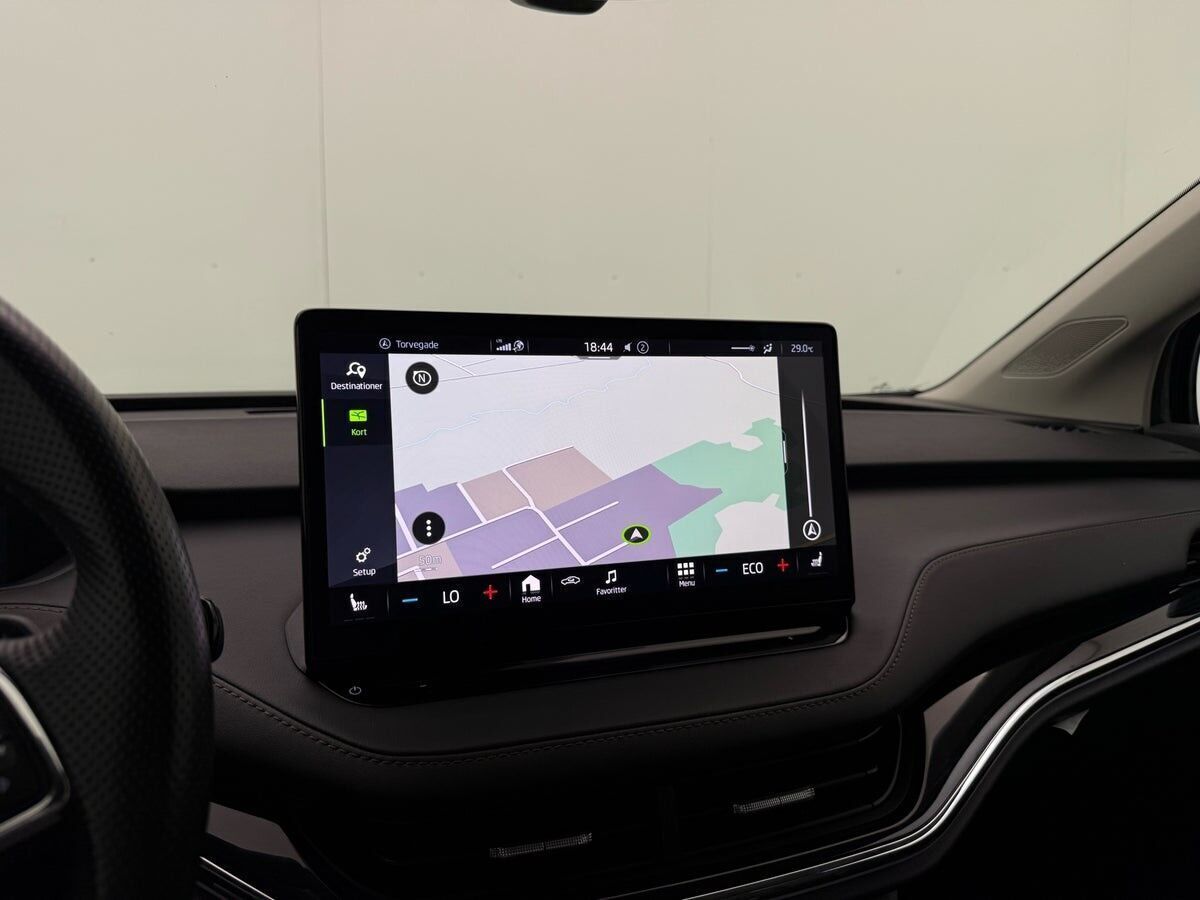 Grå Skoda Enyaq fra 2022