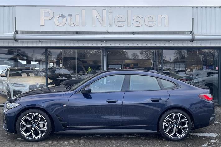 Blå BMW i4 fra 2022