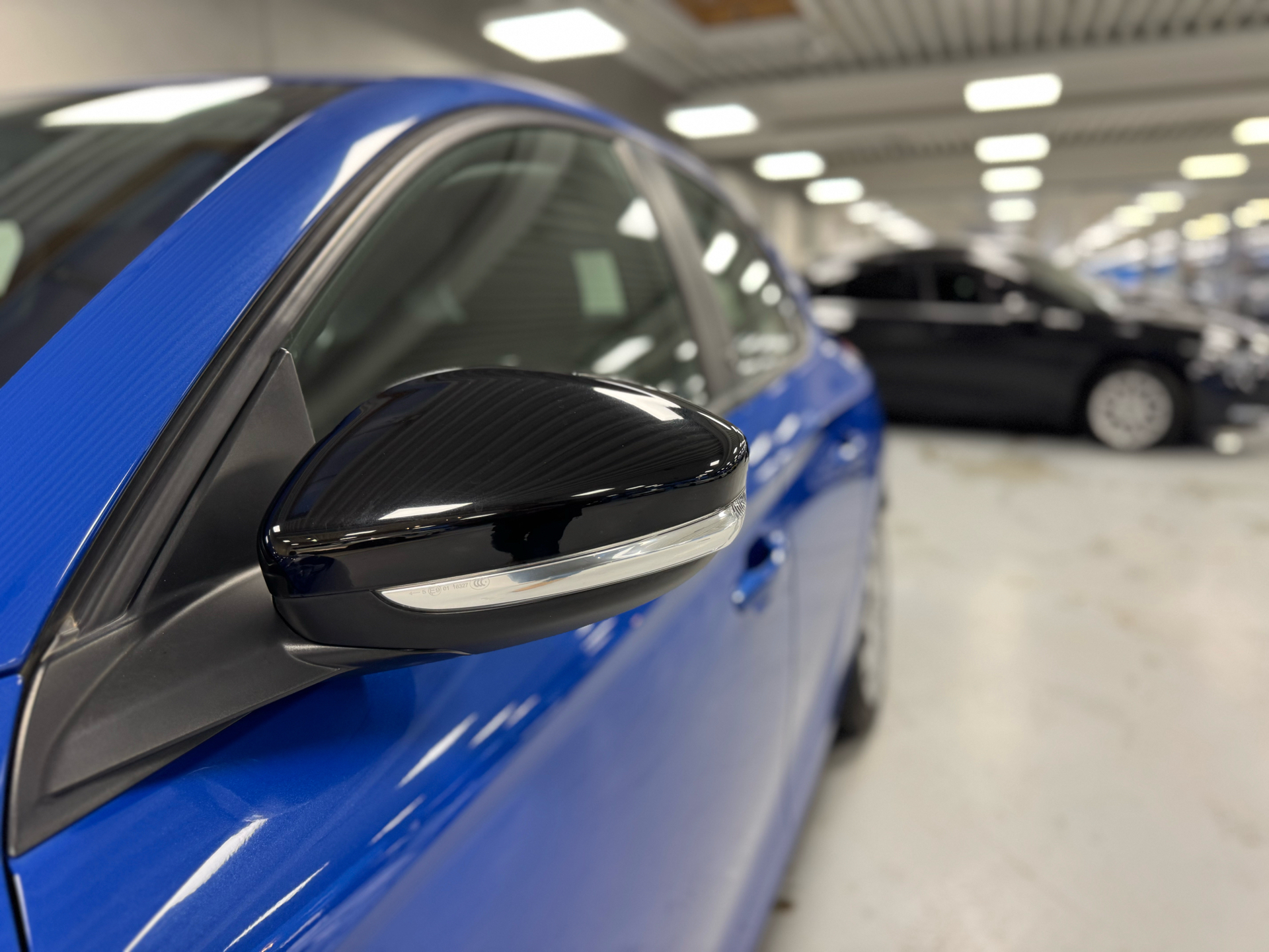 Blå Opel Corsa-e fra 2021