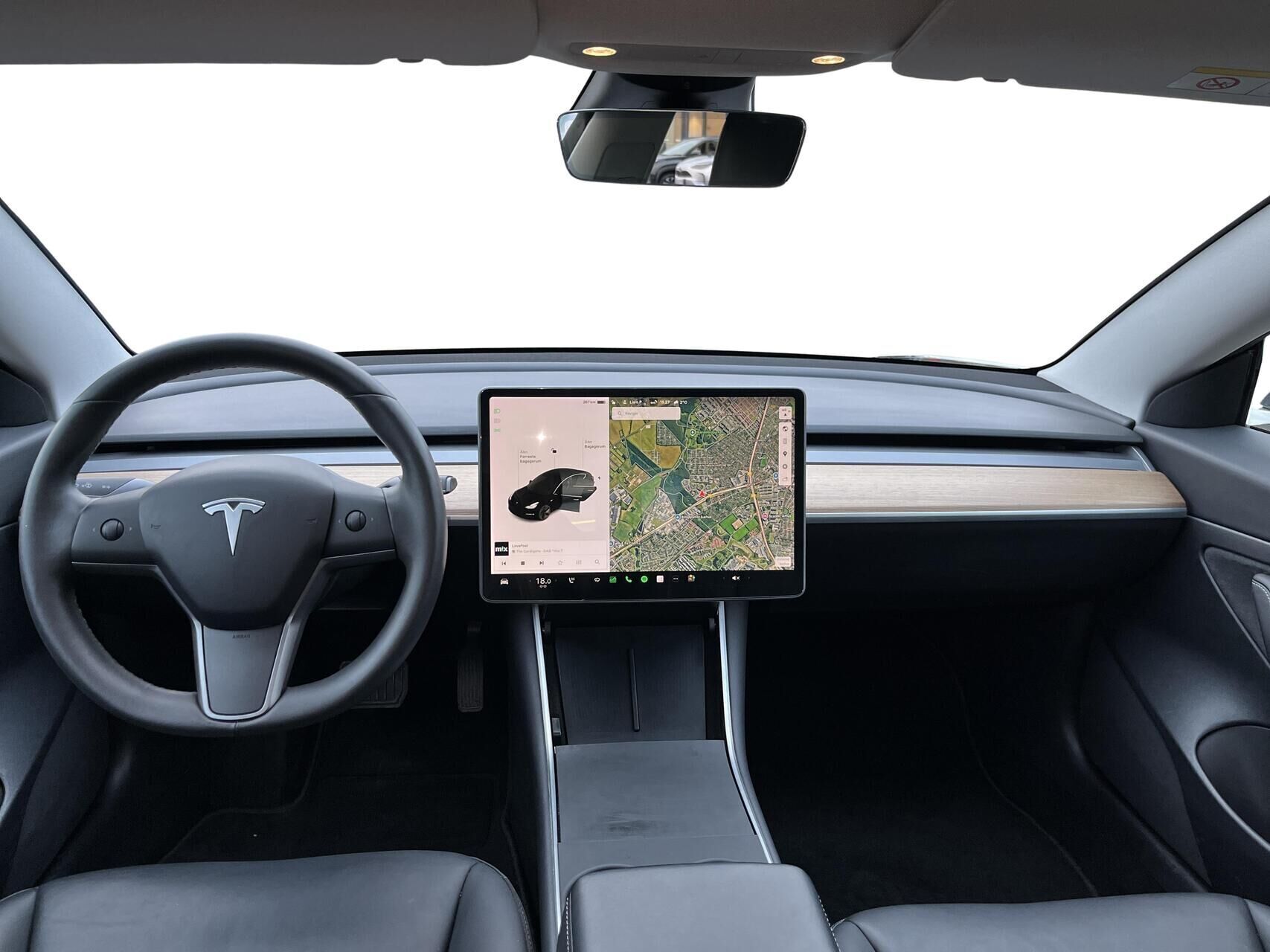 Sort Tesla Model 3 fra 2020