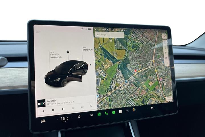 Sort Tesla Model 3 fra 2020