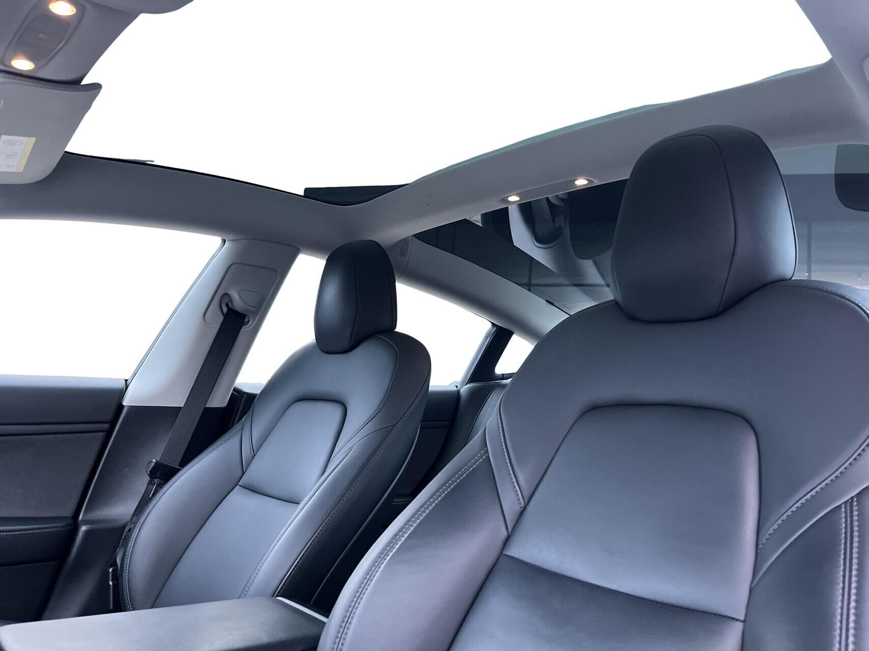 Sort Tesla Model 3 fra 2020