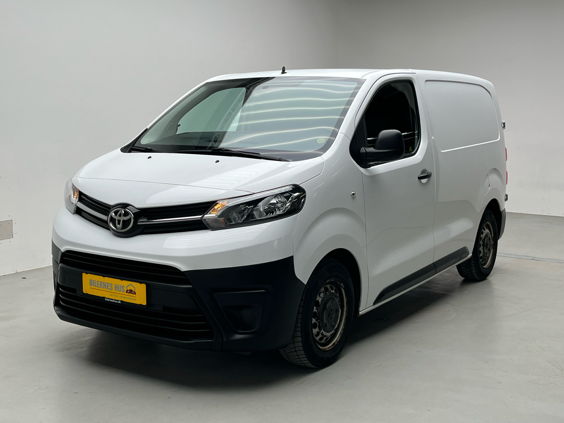 Toyota ProAce 1,6 Compact D Base Dobbelt bagdør u/ruder 95HK Van