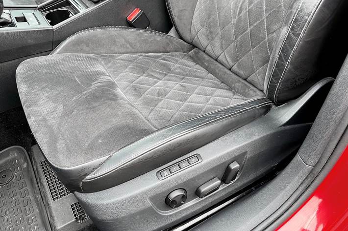 Rød Skoda Superb fra 2019