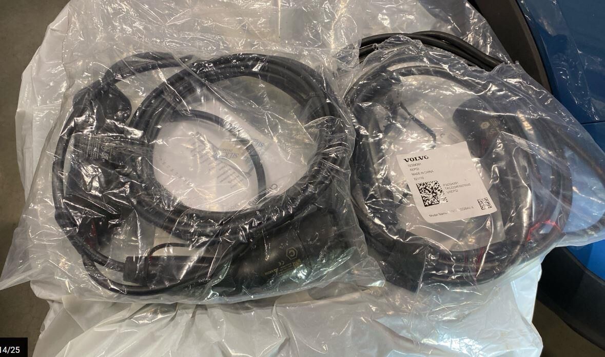 Blå Volvo XC40 fra 2023