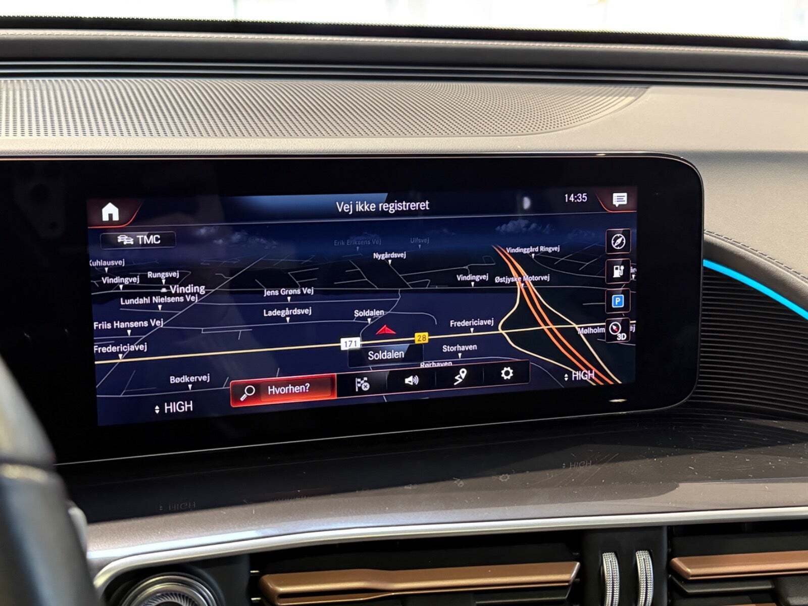 Grå Mercedes EQC400 fra 2022