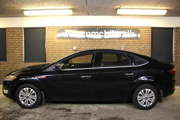 Sort Ford Mondeo fra 2007