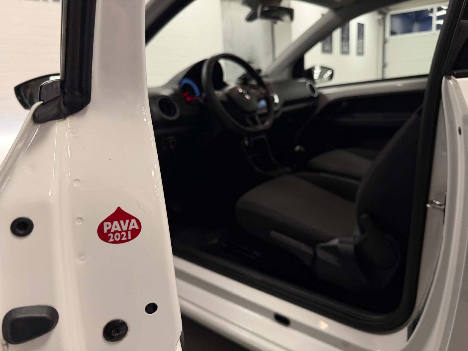 Hvid VW UP! fra 2018